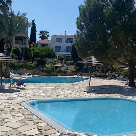 Newly Renovated- Regina Gardens 1, Venus 500 M, Sea&sunsets View, License Ooo7141 Пафос