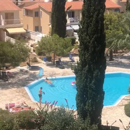 Newly Renovated- Regina Gardens 1, Venus 500 M, Sea&sunsets View, License Ooo7141 Пафос