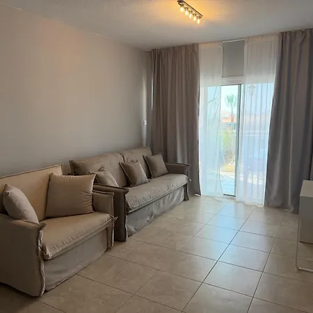 Newly Renovated- Regina Gardens 1, Venus 500 M, Sea&sunsets View, License Ooo7141 公寓 Paphos