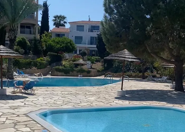 Newly Renovated- Regina Gardens 1, Venus 500 M, Sea&sunsets View, License Ooo7141 Paphos