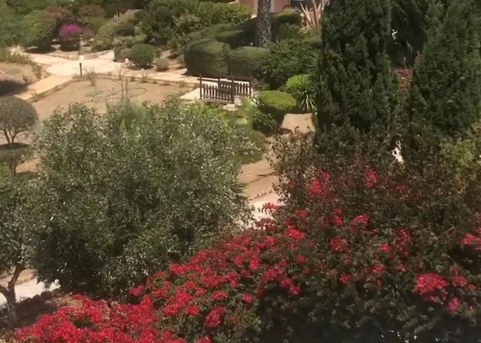 Newly Renovated- Regina Gardens 1, Venus 500 M, Sea&sunsets View, License Ooo7141