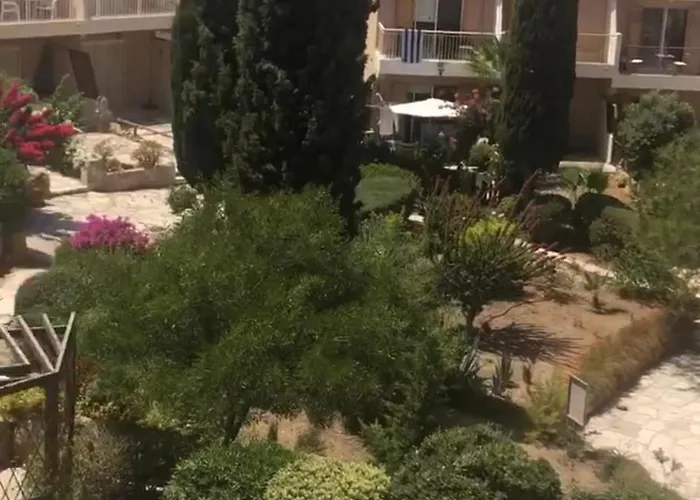 Newly Renovated- Regina Gardens 1, Venus 500 M, Sea&sunsets View, License Ooo7141 Paphos