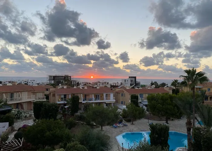 Newly Renovated- Regina Gardens 1, Venus 500 M, Sea&sunsets View, License Ooo7141 Apartmán