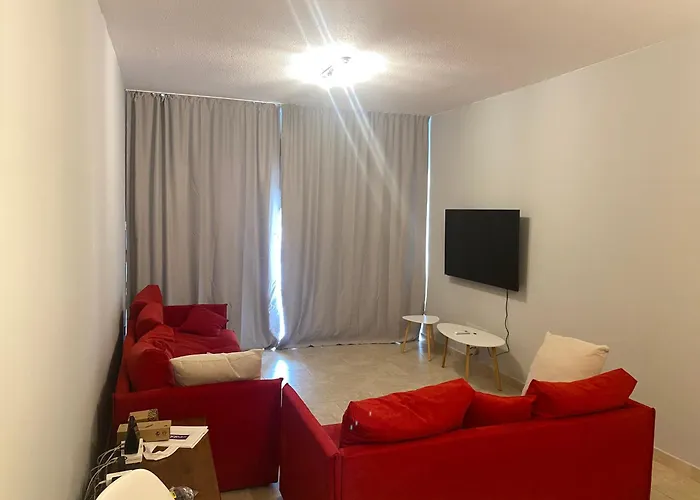 Newly Renovated- Regina Gardens 1, Venus 500 M, Sea&sunsets View, License Ooo7141 *