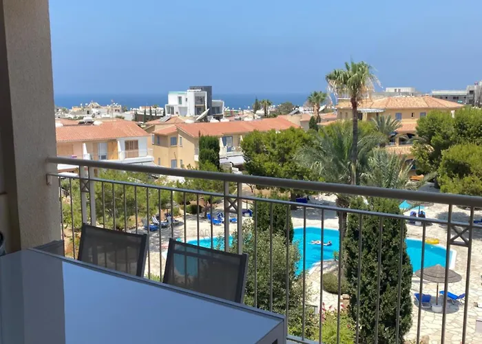 Newly Renovated- Regina Gardens 1, Venus 500 M, Sea&sunsets View, License Ooo7141 Apartmán