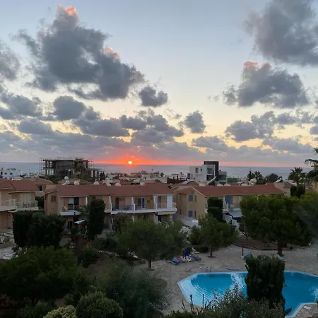 Newly Renovated- Regina Gardens 1, Venus 500 M, Sea&sunsets View, License Ooo7141 Lägenhet