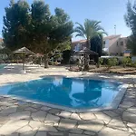 Newly Renovated- Regina Gardens 1, Venus 500 M, Sea&sunsets View, License Ooo7141 公寓 *